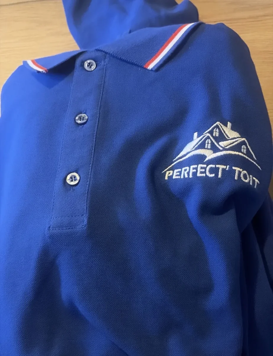 Polo brodé Perfect’ Toit, marqué à l’atelier Syou de Guéret
